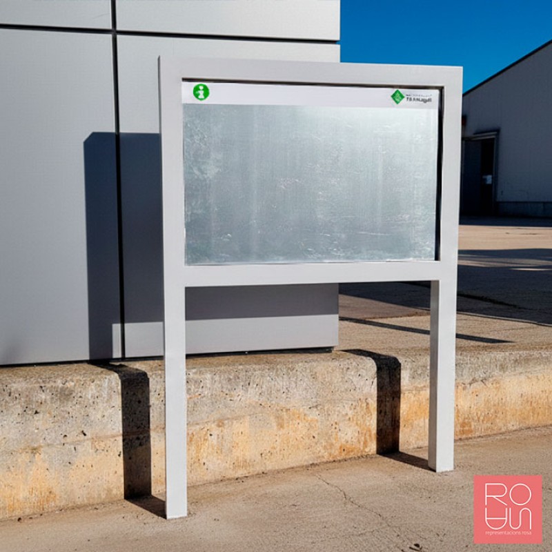 Panell d'anunci lliure amb estructura en acer galvanitzat model EIN